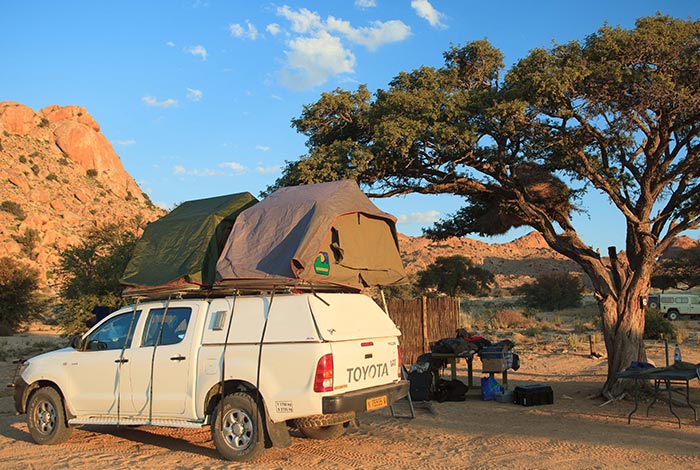 4×4-konvooi-reizen-gids-door-Kaokoland-Damaraland-Namibië-roof-tents