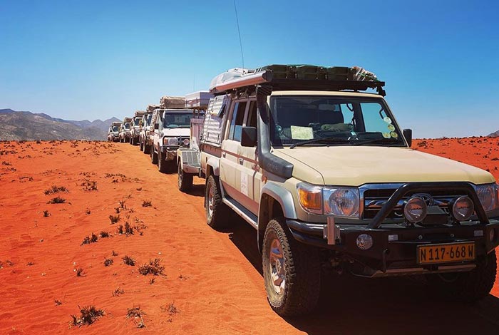 Namibia-private-geführte-Safari-Touren-Konvoi-drive-back-to-Windhoek